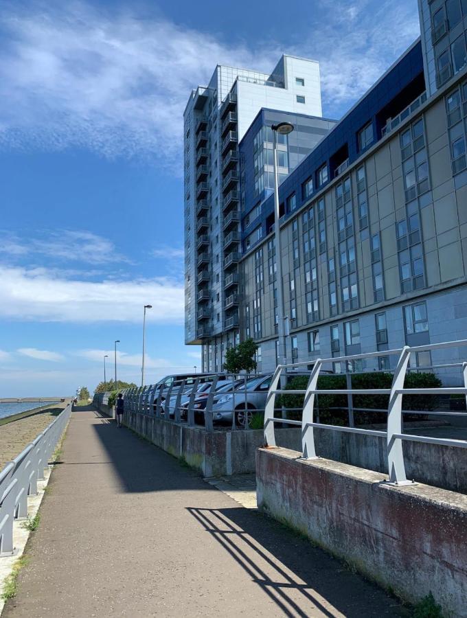 Beautiful Modern Sea-Side Apartment In The City EDI Kültér fotó